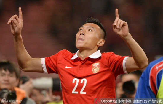  罗德兹替补奇兵建功，临场换人改变比赛走势